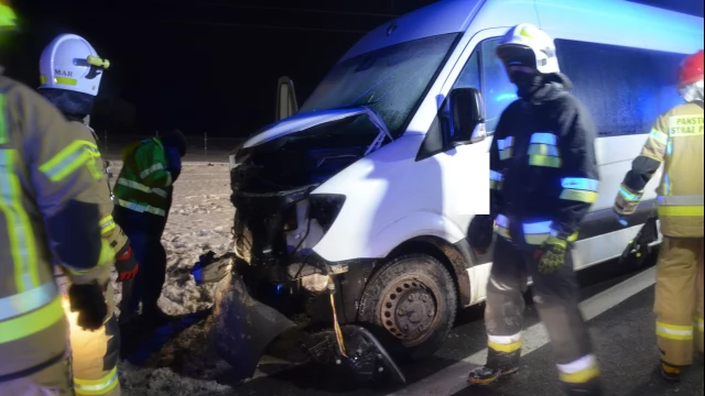 Tczew - Zderzenie dwóch busów. Są ranni! [WIDEO]