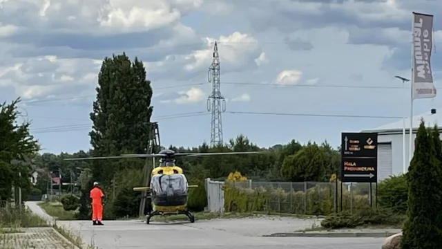 Tczew - Poważny wypadek w Zajączkowie. Strażacy ratowali uwięzionego kierowcę