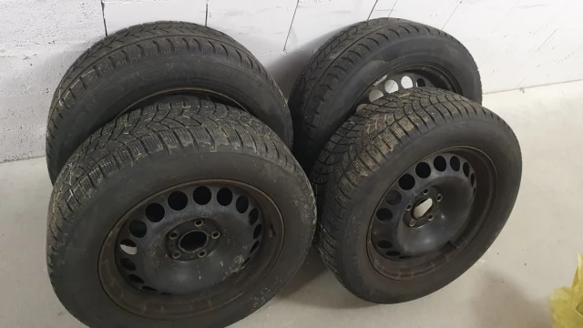 Tczew - Opony zimowe z felgami sta. + kołpaki audi + dywaniki