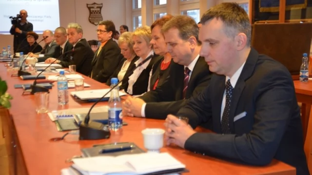 Tczew - Zwrot akcji. Barbara Kamińska z PiSu przewodniczącą Rady, Dzwonkowski starostą [NA ŻYWO]