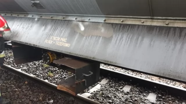 Tczew - Zajączkowo Tcz. Rozszczelniła się 50-tonowa cysterna z gazem