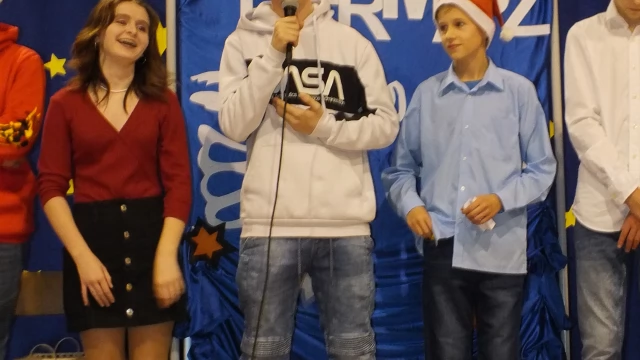 Tczew - Tam już czuć święta! Kiermasz w SP 7