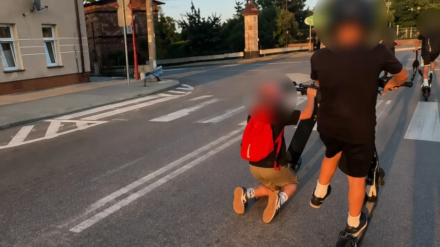 Tczew - Nielegalne zloty i wybryki użytkowników hulajnóg elektrycznych stwarzające zagrożenie w ruchu drogowym