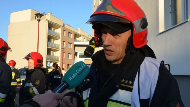 Tczew - Ewakuowano mieszkańców wieżowca na Zwycięstwa. Uszkodzona rura z gazem