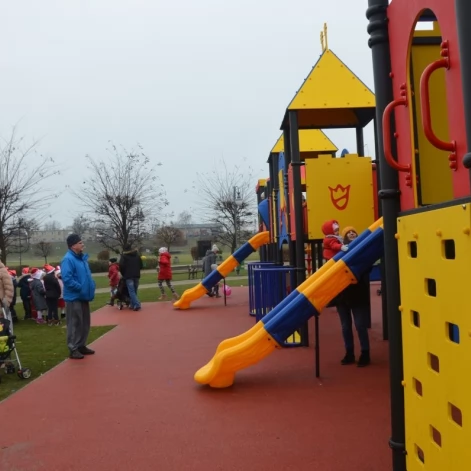 Tczew - Dzieci z Tczewa dostały na Mikołajki plac zabaw