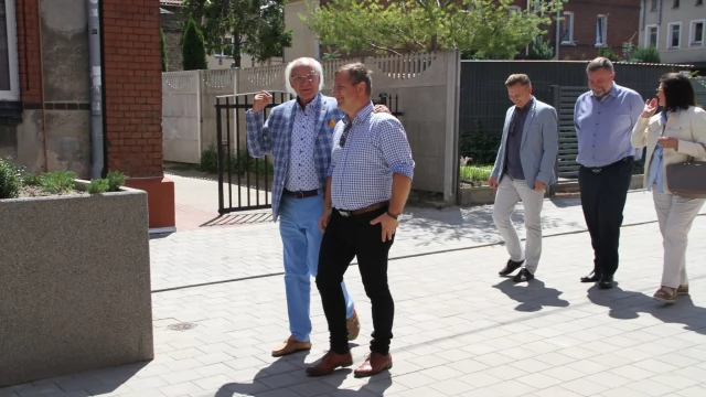Tczew - Światowej sławy tenor sprawdzał jak zmieniło się jego osiedle