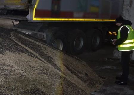 Tczew - Policjanci odzyskali 20 ton rzepaku