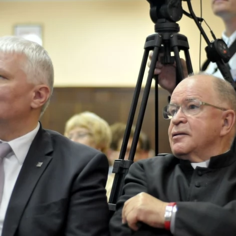 Tczew - Arcybiskup senior Henryk Muszyński w Miejskiej Bibliotece Publicznej