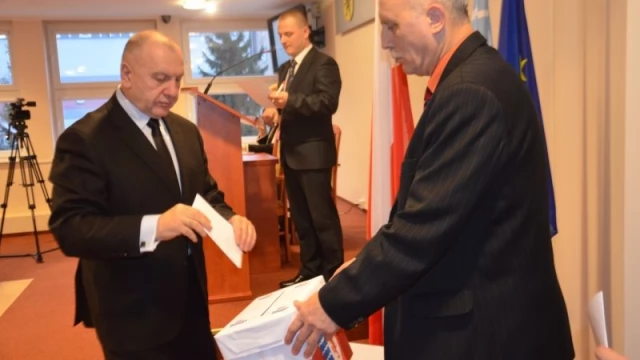 Tczew - Zwrot akcji. Barbara Kamińska z PiSu przewodniczącą Rady, Dzwonkowski starostą [NA ŻYWO]