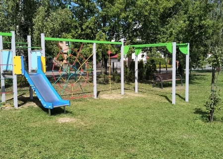 Tczew - Place zabaw na Górkach z nowymi urządzeniami zabawowymi