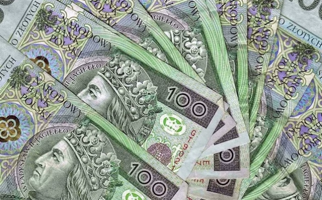 Tczew - Ruszyła lawina wniosków o 800 plus na Pomorzu. ZUS przyjął już 131 tysięcy dokumentów