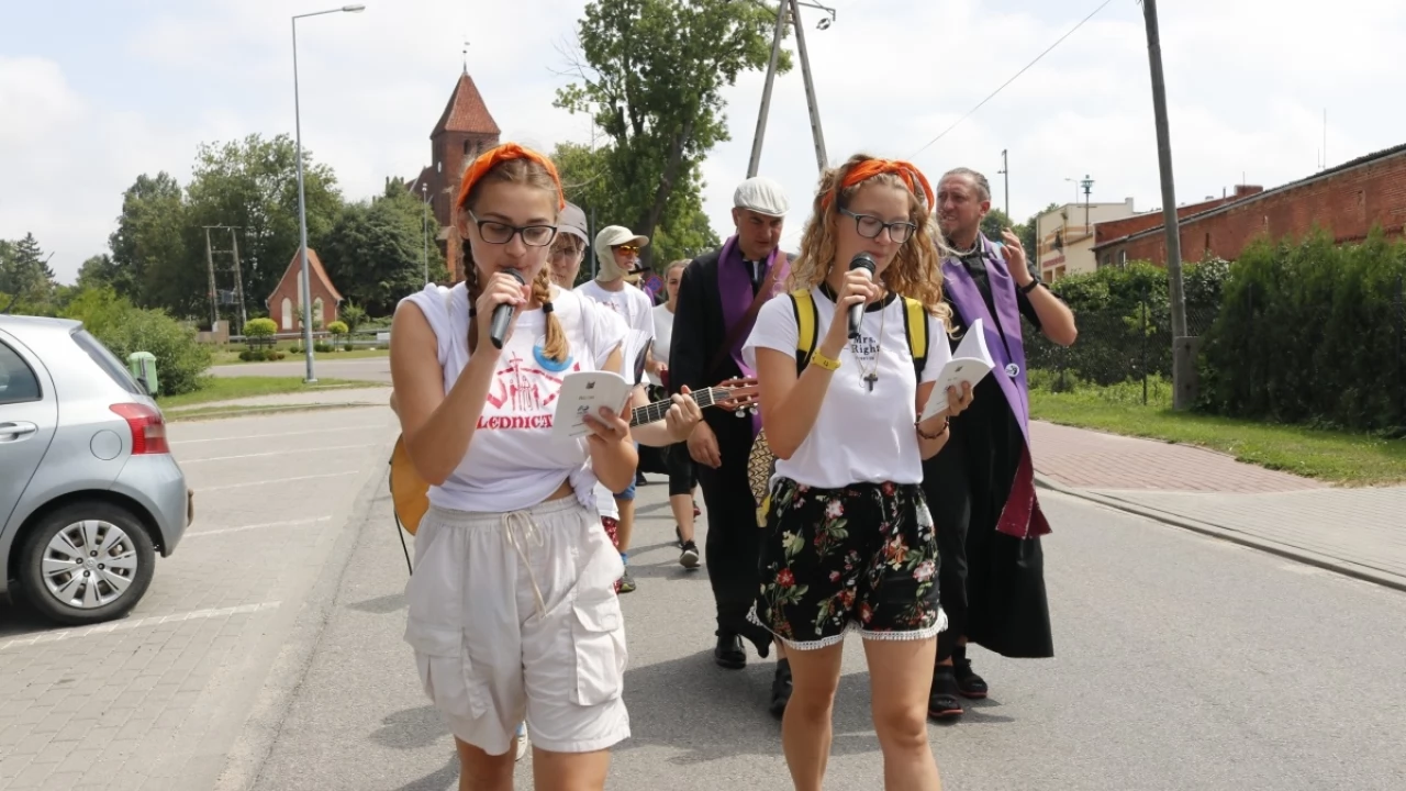 Tczew - Tczewska pielgrzymka wyruszyła na Jasną Górę