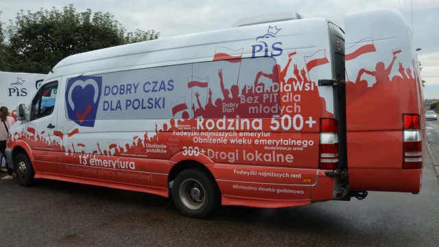 Tczew - PiSbus i inauguracja kampanii w Tczewie. Partyjne hasło "Dobry czas dla Polski"