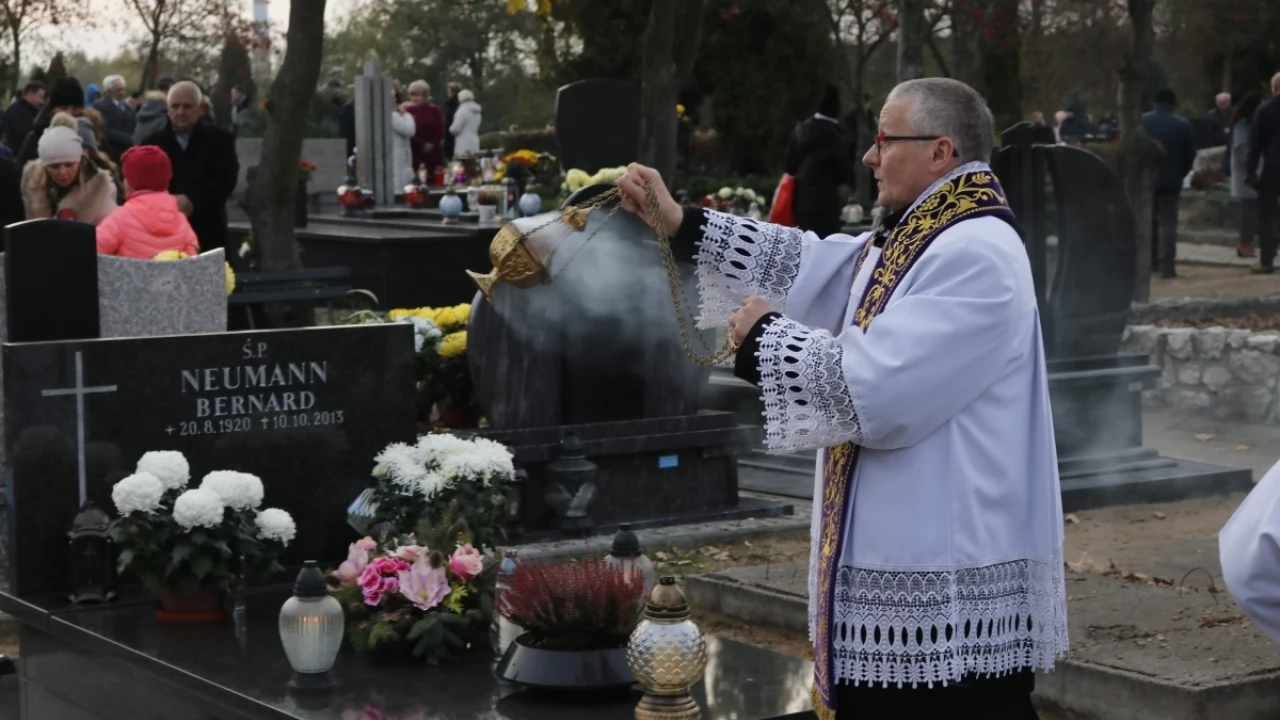 Tczew - Tczewianie tłumnie odwiedzali cmentarze