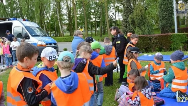 Tczew - Bezpieczni i świadomi. Policjanci spotkali się z młodzieżą