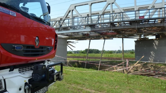 Tczew - Wypadek przy remoncie mostu! Zawaliło się rusztowanie - są ranni