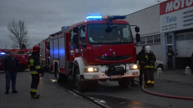 Tczew - Pożar na Jagiellońskiej 55. Na miejscu 8 zastępów straży [AKTUALIZACJA]