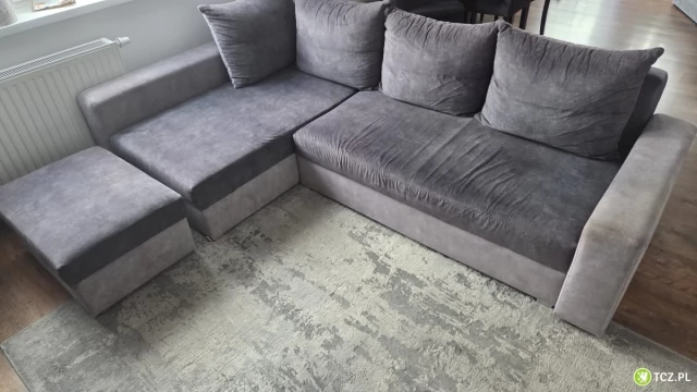 Tczew - Duży narożnik z funkcją spania 140x200 + puf