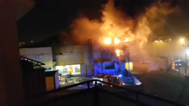 Tczew - "Retman" w płomieniach. Olbrzymie straty, akcja gaśnicza trwa