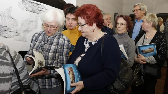 Tczew - Tłumy mieszkańców na promocji kolejnego "Albumu Tczewskiego"
