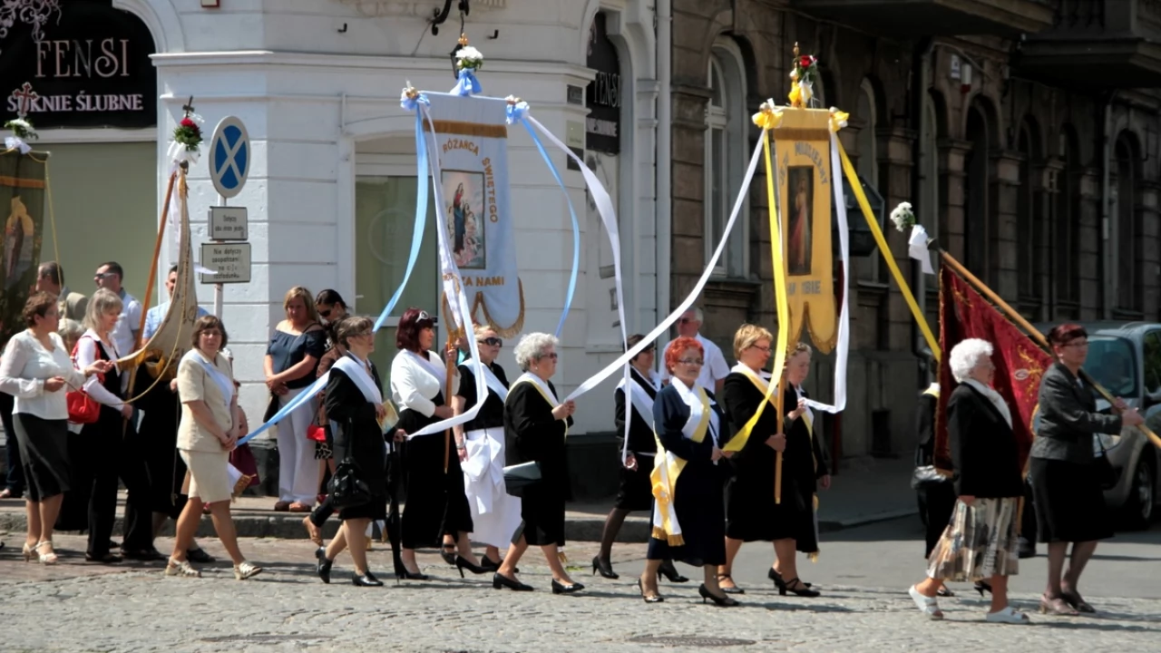 Tczew - Boże Ciało. Wierni wyszli na ulice