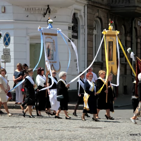 Tczew - Boże Ciało. Wierni wyszli na ulice