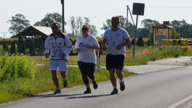 Tczew - Biegnie z Zakopanego do Gdańska - 643 kilometry trasy dla chorej Ani