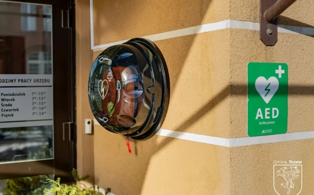 Tczew - Nowy defibrylator AED przy Urzędzie Gminy