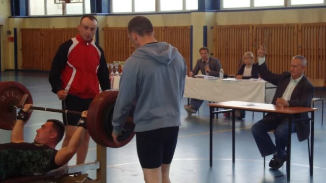 Tczew - Ma 59 lat, ale 180 kilogramów to dla niego nie problem