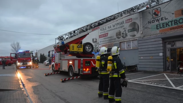 Tczew - Pożar na Jagiellońskiej 55. Na miejscu 8 zastępów straży [AKTUALIZACJA]