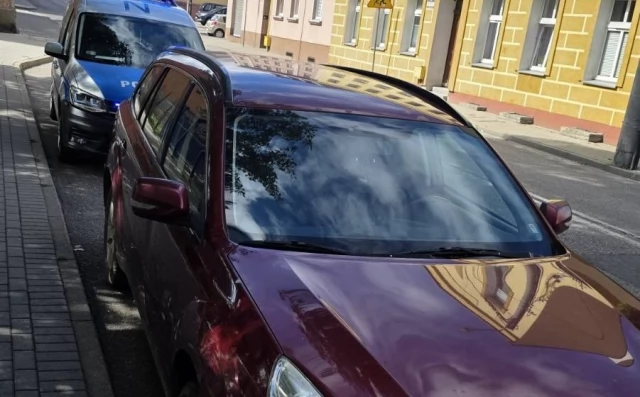 Tczew - Słoiki z suszem w samochodzie. Policjanci zatrzymali 44-latka