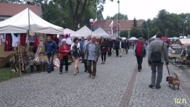 Tczew - Jarmark Cysterski przyciągnął amatorów staroci, dobrego jadła i napitku
