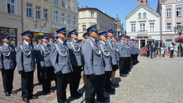 Tczew - Policjanci z całego województwa świętowali w Tczewie