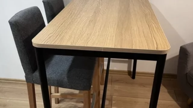 Tczew - Komplet barowy IKEA - stół TOMMARYD + 2 hokery BER