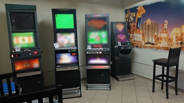 Tczew - Policjanci i KAS zabezpieczyli automaty o wartości 50 tys. zł!