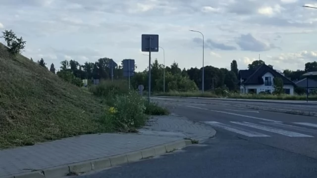 Tczew - Ścinanie trawy os. Staszica