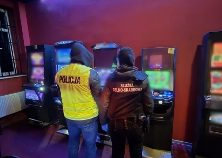Tczew - Policjanci, KAS i strażacy uderzyli w nielegalny hazard