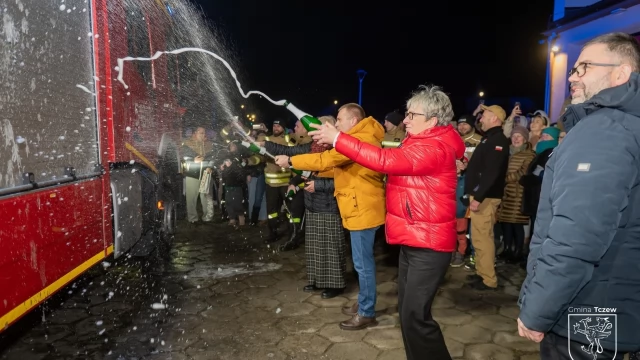 Tczew - Cieszą się z nowego wozu