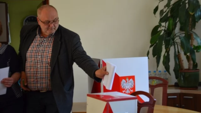 Tczew - Polityczna burza w gminie. Augustyniak zastąpił Taflińskiego na stanowisku przewodniczącego