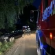 Tczew - Trzy osoby poszkodowane po uderzeniu w drzewo