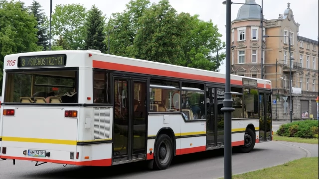 Tczew - Atak terrorystyczny na autobus - negocjacje przed ratuszem