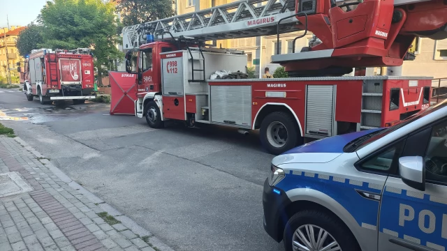 Tczew - Jedna ofiara śmiertelna. Pożar w bloku na Paderewskiego