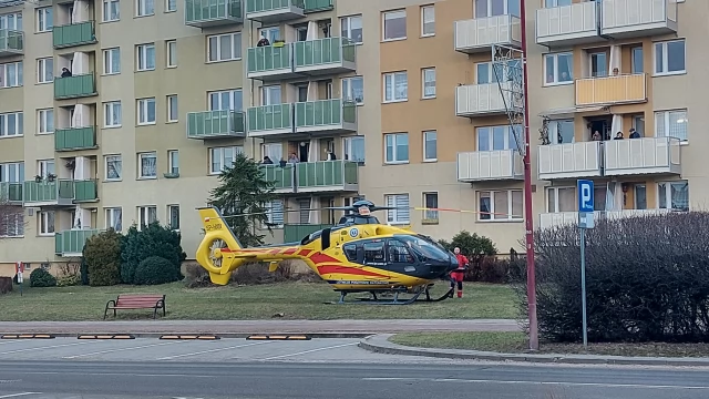 Tczew - Śmigłowiec LPR wylądował na alei Zwycięstwa