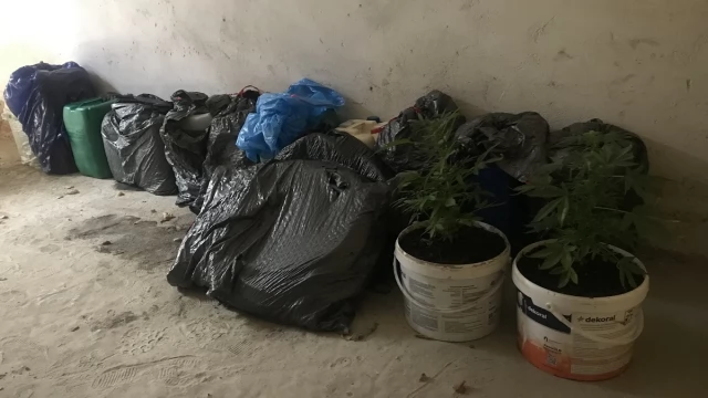 Tczew - Zatrzymani za kradzież 700 litrów paliwa. Znalazła się też marihuana