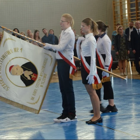 Tczew - Pasowanie na ucznia w Szkole Podstawowej nr 4