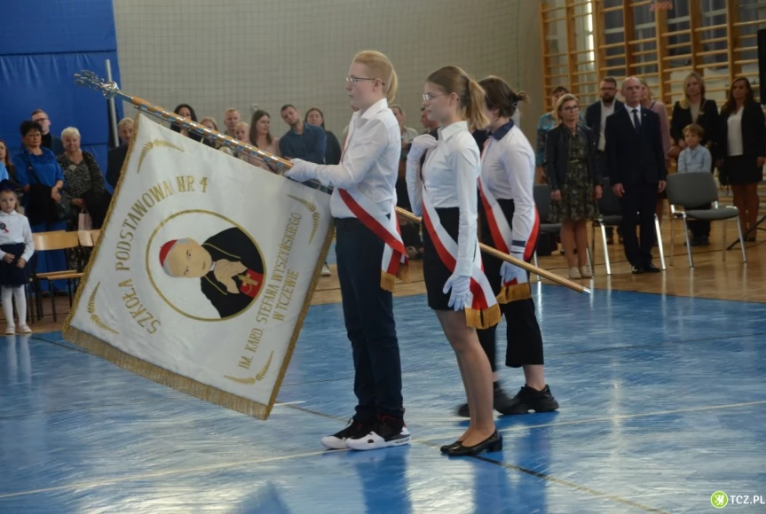 Tczew - Pasowanie na ucznia w Szkole Podstawowej nr 4