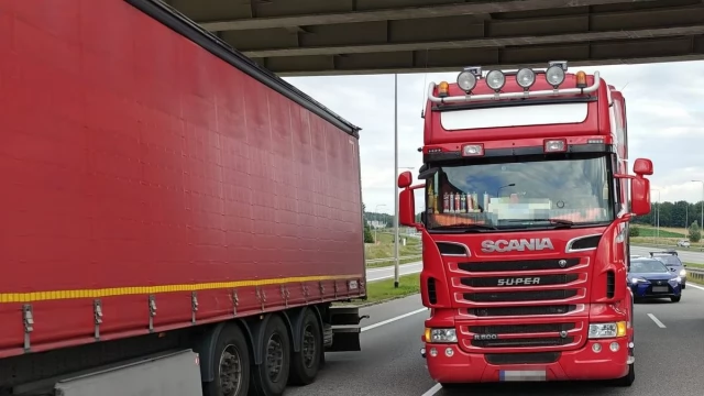 Tczew - Tczewianin wstrzymał ruch na obwodnicy. Pijany zasnął w korku