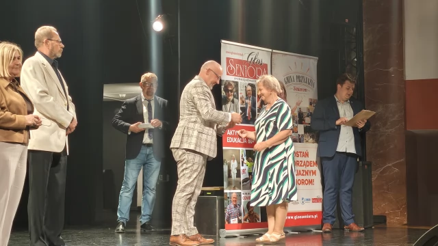 Tczew - Pierwsi Tczewianie odebrali Ogólnopolskie Karty Seniora