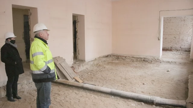 Tczew - W bibliotece trwa wielka demolka