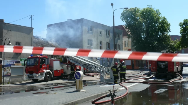 Tczew - Płonie kamienica przy ul. 30 Stycznia